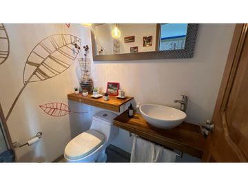 SE VENDE REMODELADO APARTAMENTO EN RIOMAR