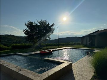 CASA CAMPESTRE EN SAN JERONIMO EN UNIDAD CERRADA