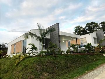 Se Vende Casa Campestre en Condominio, Vía al Caimo