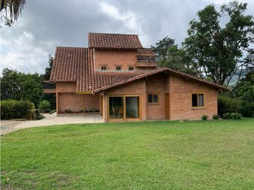 Venta de Casa Campestre El Retiro Tradicional Reformada Vista Represa