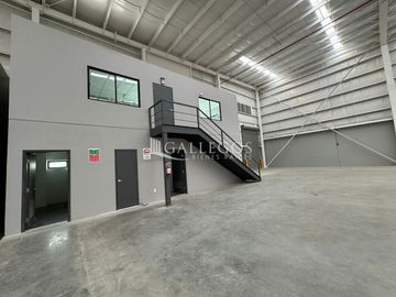 Se Rentan Naves Industriales 7,436m² (80,040 ft²)