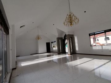 La Cañada, amplia casa con alberca y amplio cuarto de juegos