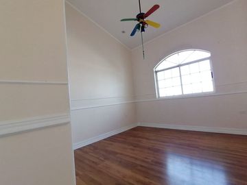 La Cañada, amplia casa con alberca y amplio cuarto de juegos
