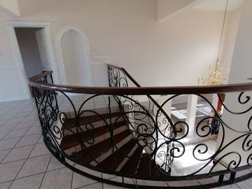 La Cañada, amplia casa con alberca y amplio cuarto de juegos