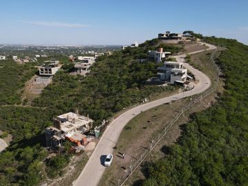Terreno de 1120 m2 Country La Deseada, Mz 10 - impresionantes vistas, imperdible!