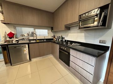 CASA CHAMISERO 3 D + SERVICIO + PISCINA + QUINCHO