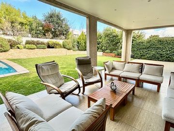 CASA CHAMISERO 3 D + SERVICIO + PISCINA + QUINCHO
