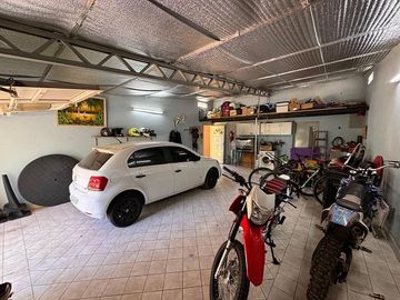 venta casa 3 dormitorios funes todos los servicios permuta