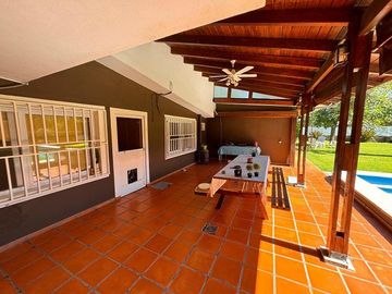 venta casa 3 dormitorios funes todos los servicios permuta