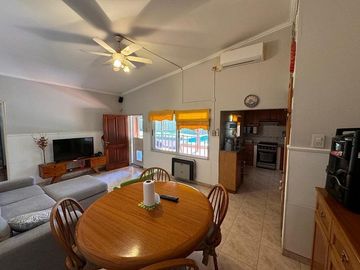 venta casa 3 dormitorios funes todos los servicios permuta