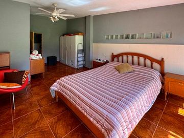 venta casa 3 dormitorios funes todos los servicios permuta