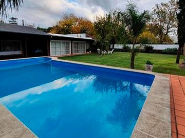 venta casa 3 dormitorios funes todos los servicios permuta