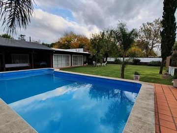 venta casa 3 dormitorios funes todos los servicios permuta
