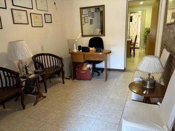 Casa en venta - 4 Dormitorios 5 Baños - Local - 380Mts2 - Olivos