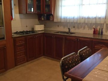 Casa en venta - 4 Dormitorios 5 Baños - Local - 380Mts2 - Olivos