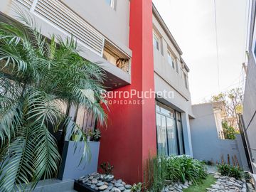 Venta Casa 6 ambientes con parque y piscina en Villa Sarmiento