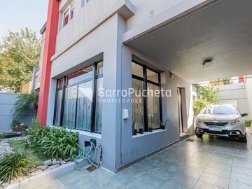Venta Casa 6 ambientes con parque y piscina en Villa Sarmiento