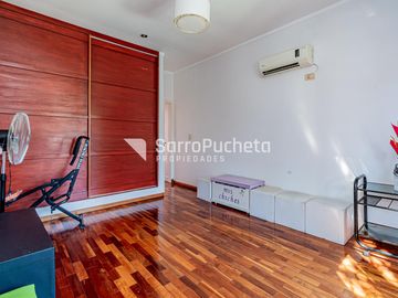 Venta Casa 6 ambientes con parque y piscina en Villa Sarmiento