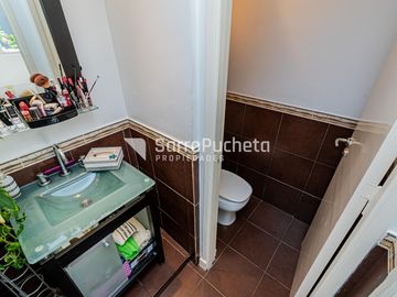 Venta Casa 6 ambientes con parque y piscina en Villa Sarmiento