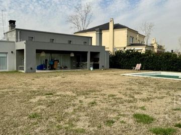 Casa en venta, 3 dormitorios, Area 2, San Matias, Escobar
