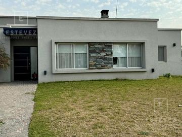 Casa en venta, 3 dormitorios, Area 2, San Matias, Escobar