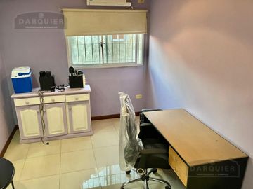 CHALET EN DOS PLANTAS EN ADROGUE