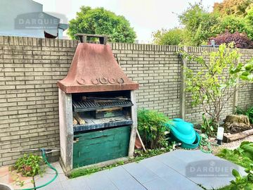 CHALET EN DOS PLANTAS EN ADROGUE