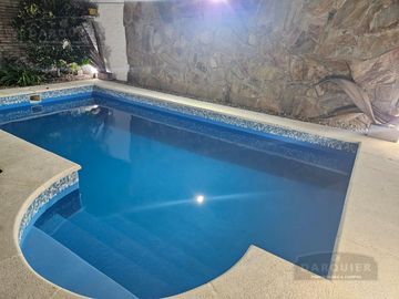CHALET EN DOS PLANTAS EN ADROGUE