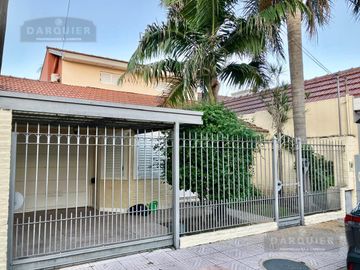 CHALET EN DOS PLANTAS EN ADROGUE