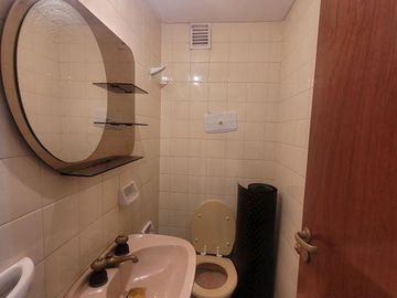Excelente Piso con Cochera