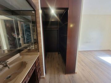 Excelente Piso con Cochera