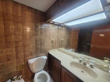 Excelente Piso con Cochera