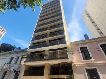 Excelente Piso con Cochera