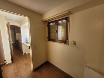 Excelente Piso con Cochera