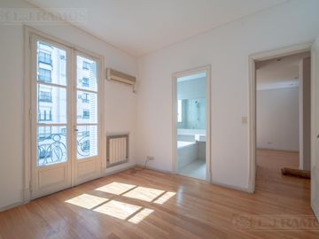 EDIFICIO FRANCES - LLENO DE SOL- RECICLADO- 3 AMBIENTES - RECOLETA