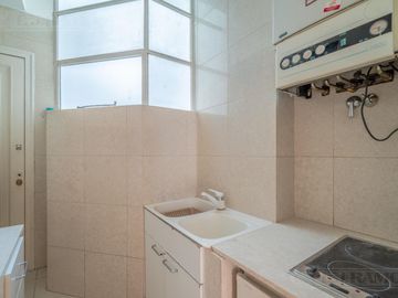 EDIFICIO FRANCES - LLENO DE SOL- RECICLADO- 3 AMBIENTES - RECOLETA
