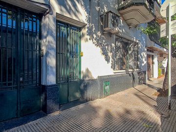 PH de 3 ambientes con patio y 2 entre pisos en venta en Floresta