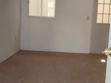 VENTA DE BONITA CASA EN VILLA DEL REAL (TECÁMAC)