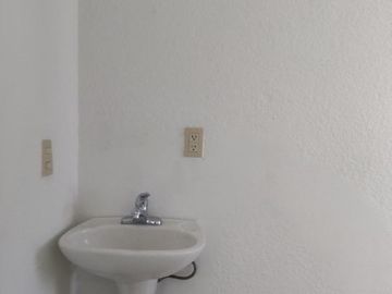 VENTA DE BONITA CASA EN VILLA DEL REAL (TECÁMAC)