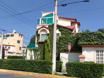 VENTA DE BONITA CASA EN VILLA DEL REAL (TECÁMAC)