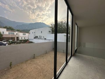 VENTA DE CASA EN VALLE ALTO CARRETERA NACIONAL ZONA SUR DE MONTERREY
