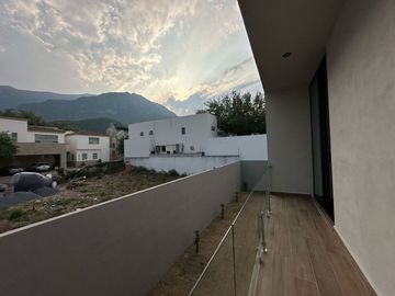 VENTA DE CASA EN VALLE ALTO CARRETERA NACIONAL ZONA SUR DE MONTERREY