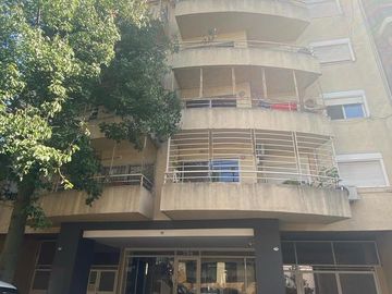 Departamento en venta 2 ambientes - Luminoso en Parque Centenario
