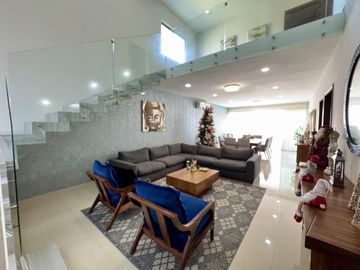 Casa en Fraccionamiento Lomas del Sol