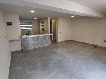 Casa en venta y renta  en Paseo de los Nogales Santa Rosa Apodaca N.L.