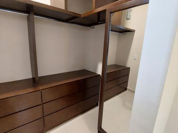 Casa en venta y renta  en Paseo de los Nogales Santa Rosa Apodaca N.L.