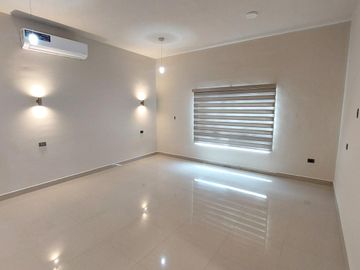 Casa en venta y renta  en Paseo de los Nogales Santa Rosa Apodaca N.L.