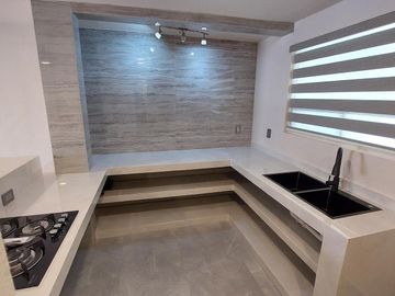 Casa en venta y renta  en Paseo de los Nogales Santa Rosa Apodaca N.L.