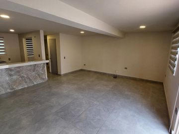 Casa en venta y renta  en Paseo de los Nogales Santa Rosa Apodaca N.L.