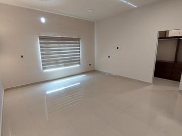 Casa en venta y renta  en Paseo de los Nogales Santa Rosa Apodaca N.L.